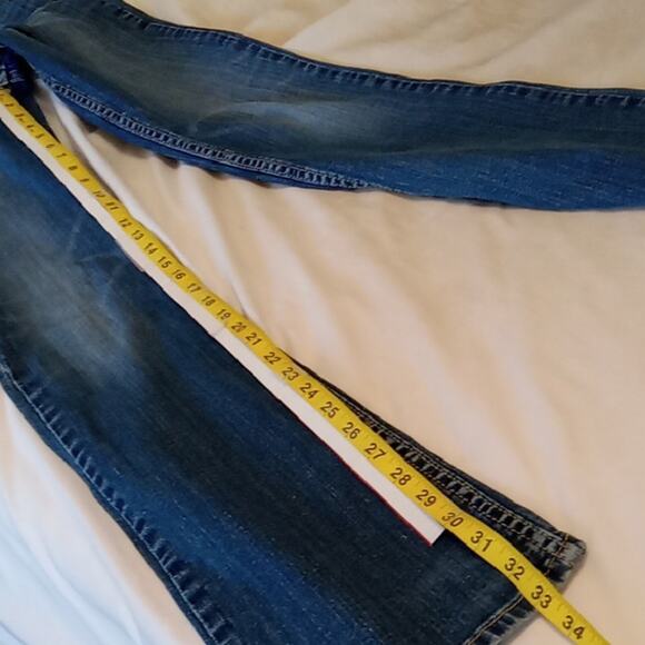 Levi Juniors 11/30 Demi Curve Low Rise Bootcut Skinny Classic Blue Jeans. Casual - Picture 9 of 9